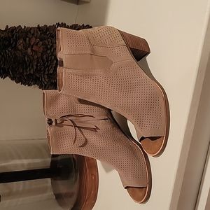 Heeled open toe boots